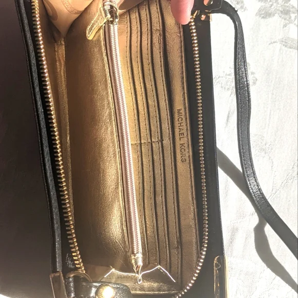 Michael Kors Black Soft Leather Evening Purse. Built in wallet inside.  Like New - Picture 4 of 7